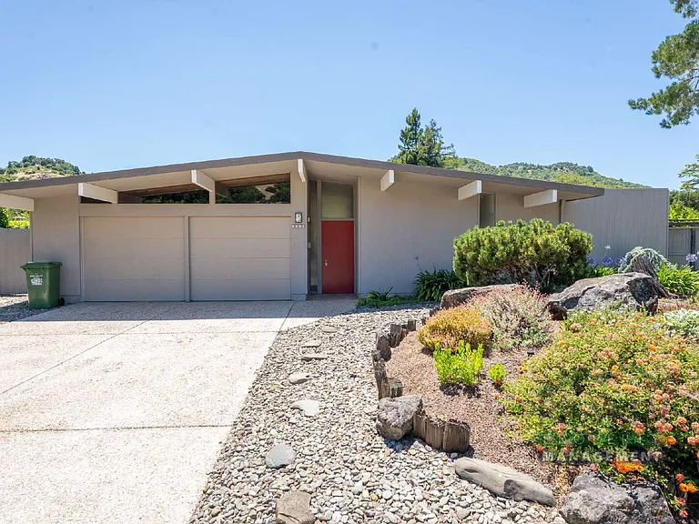 1221 Idylberry Rd — Photo 2