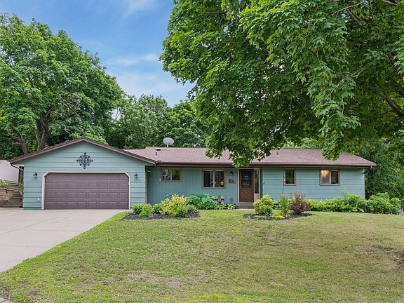 2nd image of 2205 Oakwood Dr