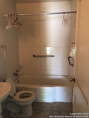 2nd image of 529 W Southcross Blvd