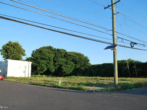 1321 S 6th St, Camden, NJ 08104