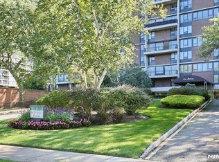 2 Horizon Rd #404, Fort Lee, NJ 07024