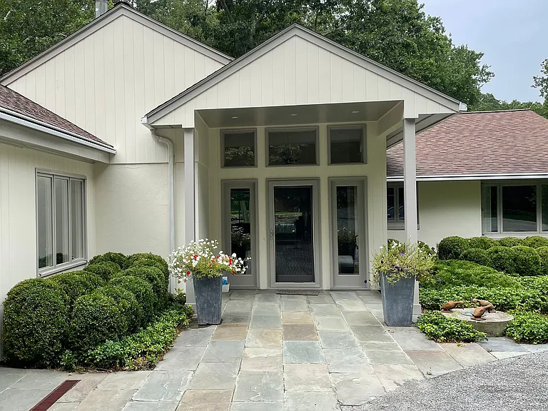 118 Lyons Plain Rd — Photo 16