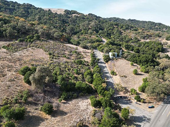 3rd image of 3984 Foothill Rd