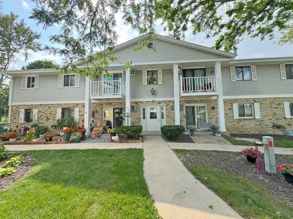 1226 E Decorah ROAD #3, West Bend, WI 53095