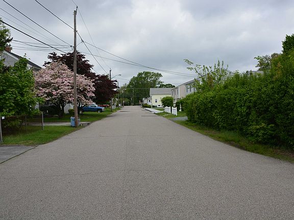 4th image of 39 Miles Ave