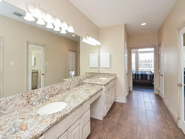 5835 Stratford Gardens Dr — Photo 16