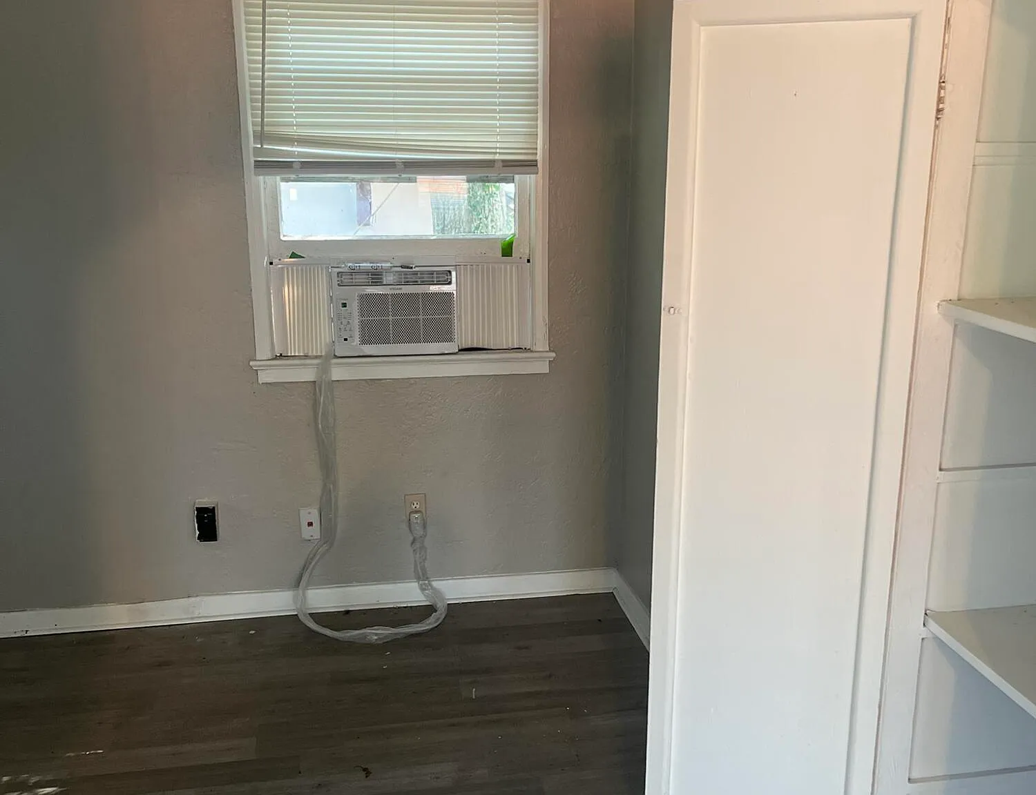 3 bed, 1.0 bath, 935 sqft, $1,870 — Photo 3