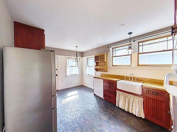 2nd image of 107 Clover Ln