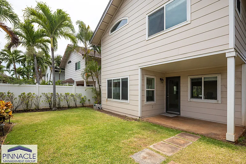 4 bed, 2.5 bath, 1803 sqft, $4,000 — Photo 4