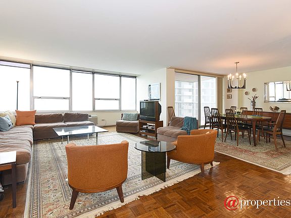 Living Room / Dining Room