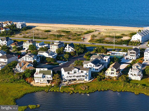 2nd image of 40081 Oceanside Dr