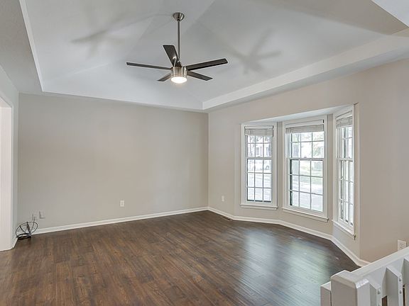 3rd image of 1704 SE Silkwood Ln