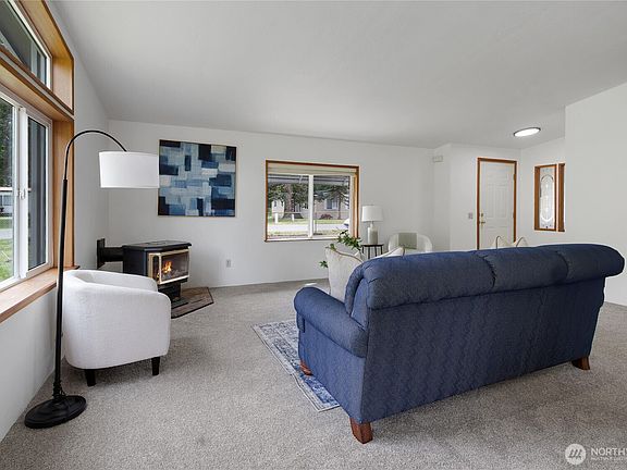 5th image of 15315 116th Street E