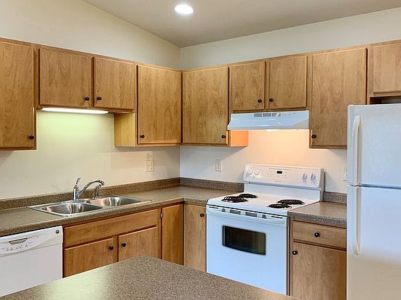 4th image of 3500 Willow Dr #55