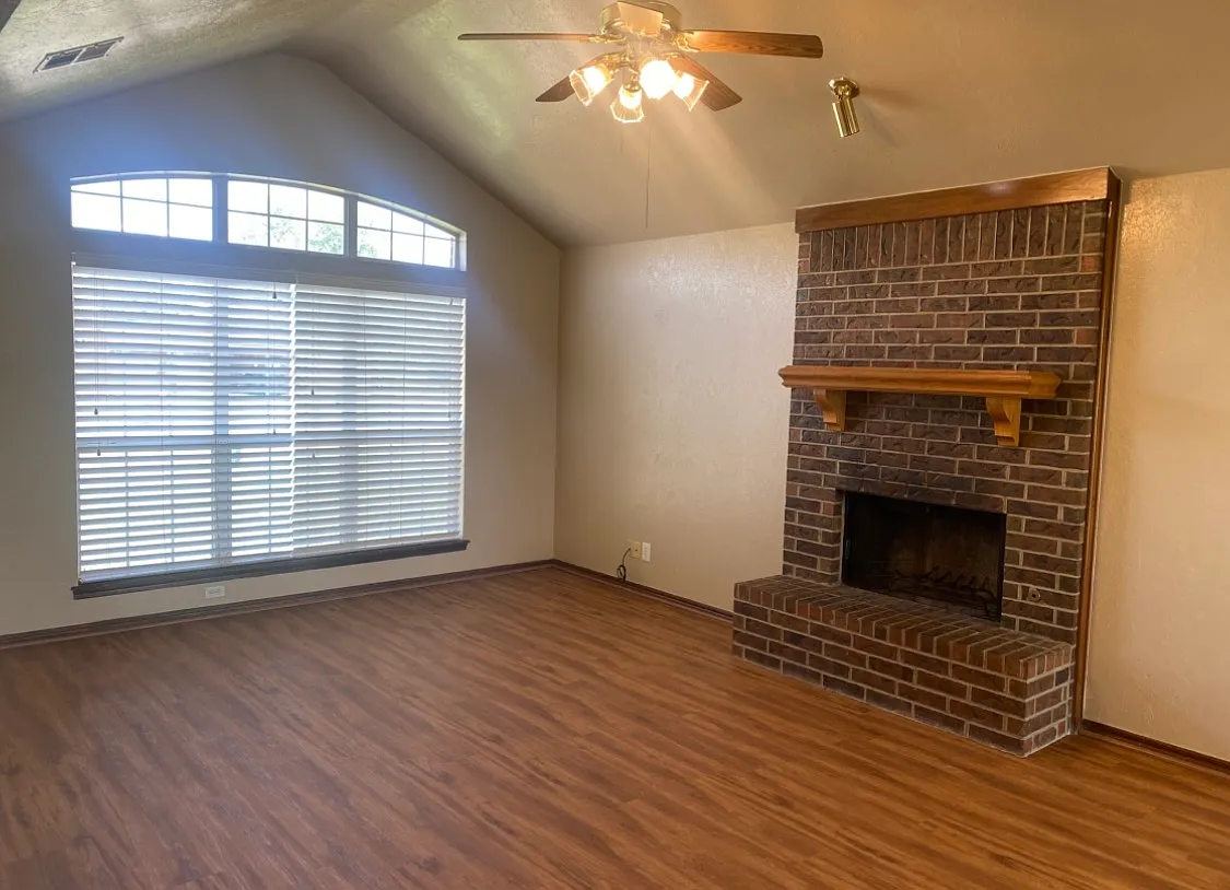 3 bed, 1485 sqft, $1,595 — Photo 2