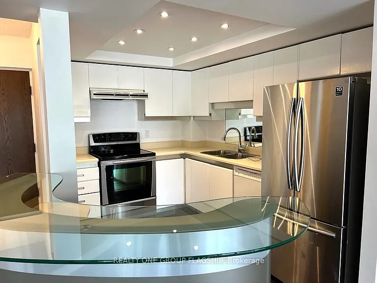 65 Harbour Sq S #2007 — Photo 5