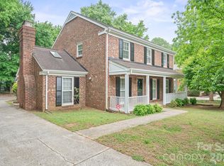 1122 Berry Ridge Rd, Charlotte, NC 28270