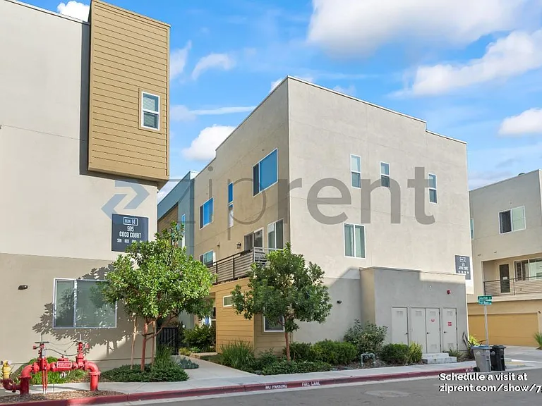 586 Jayne Ct — Photo 1