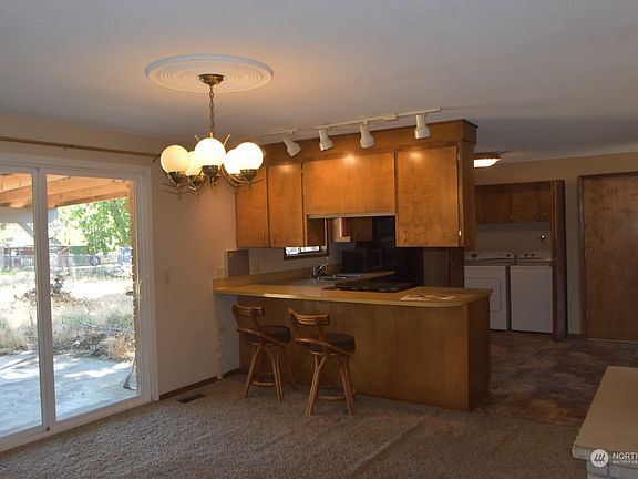 4th image of 235 Wright Avenue