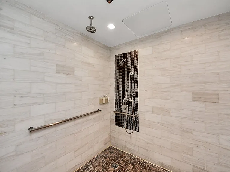 1300 Lamar St #T8 — Photo 48