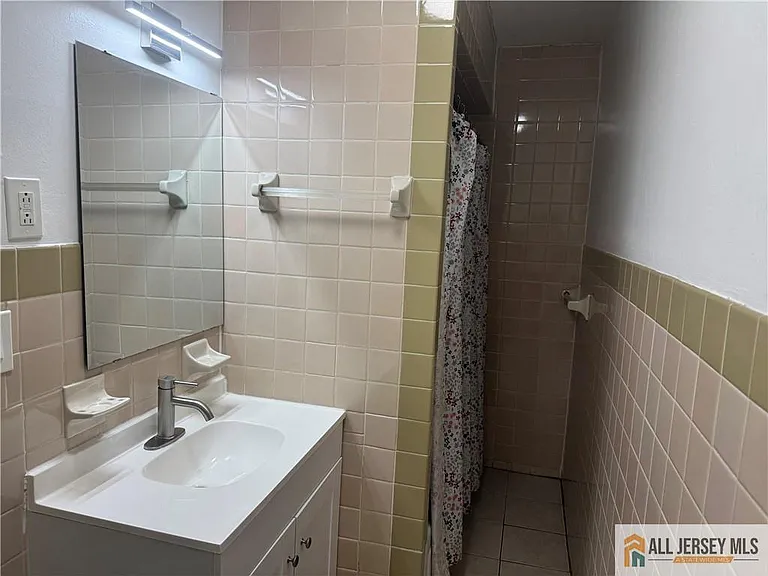 64 Whitehead Ave #3 — Photo 8