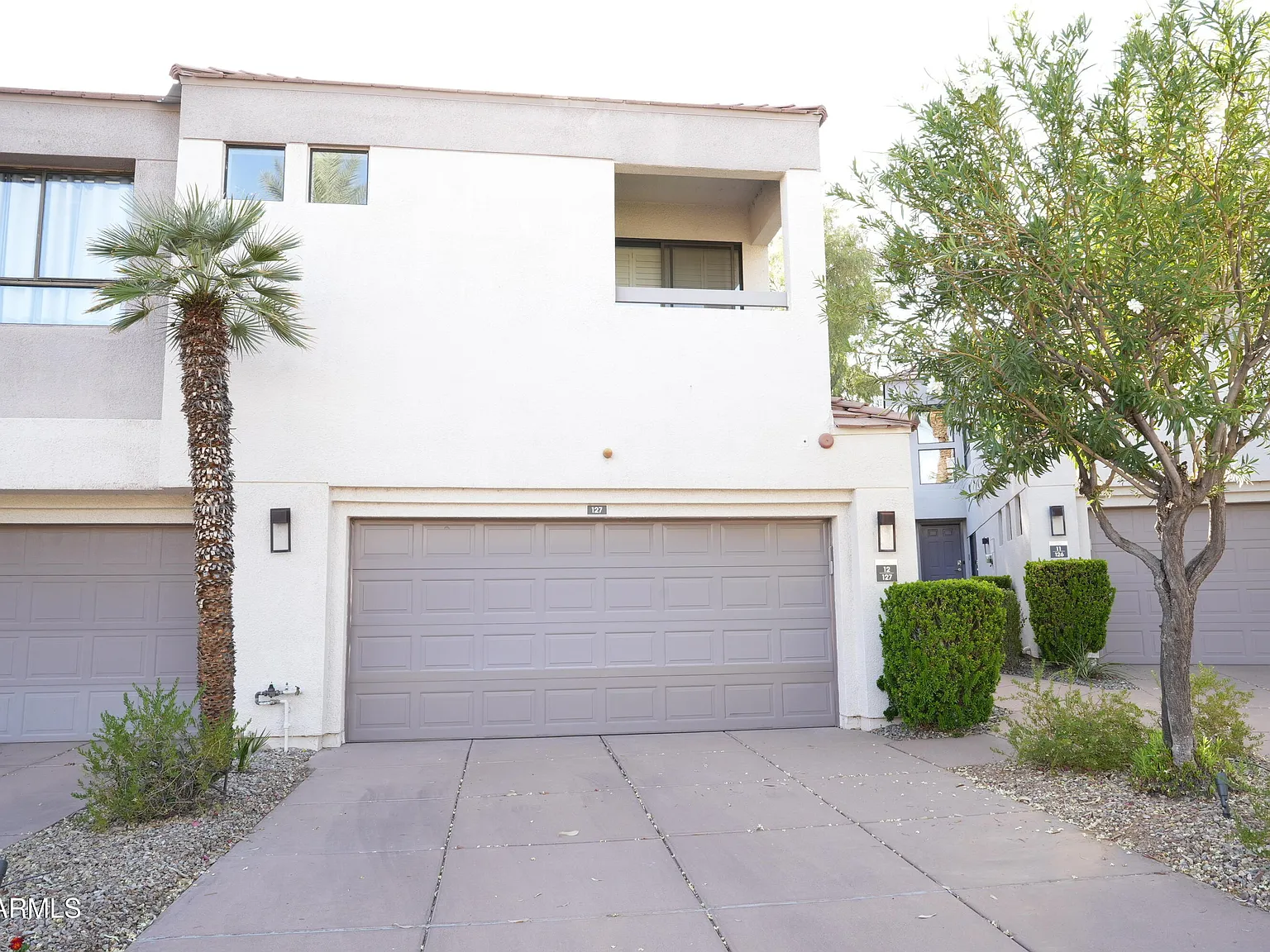 2 bed, 3.0 bath, 1656 sqft, $3,600 — Photo 2