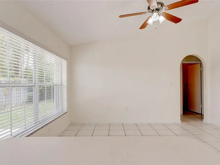 6410 SW 112th Pl — Photo 7