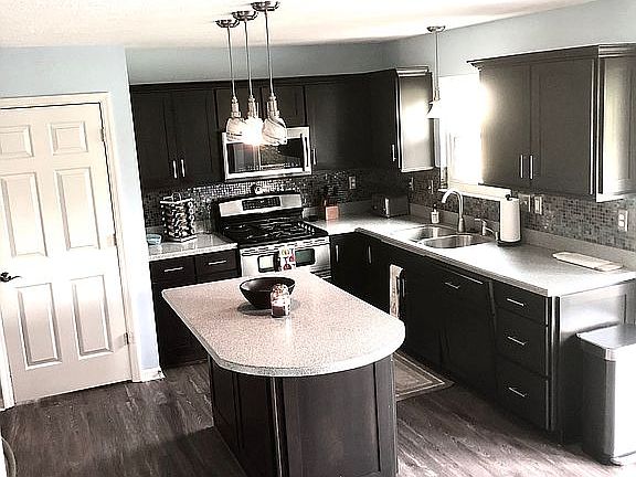 3rd image of 6426 Windlake Ct