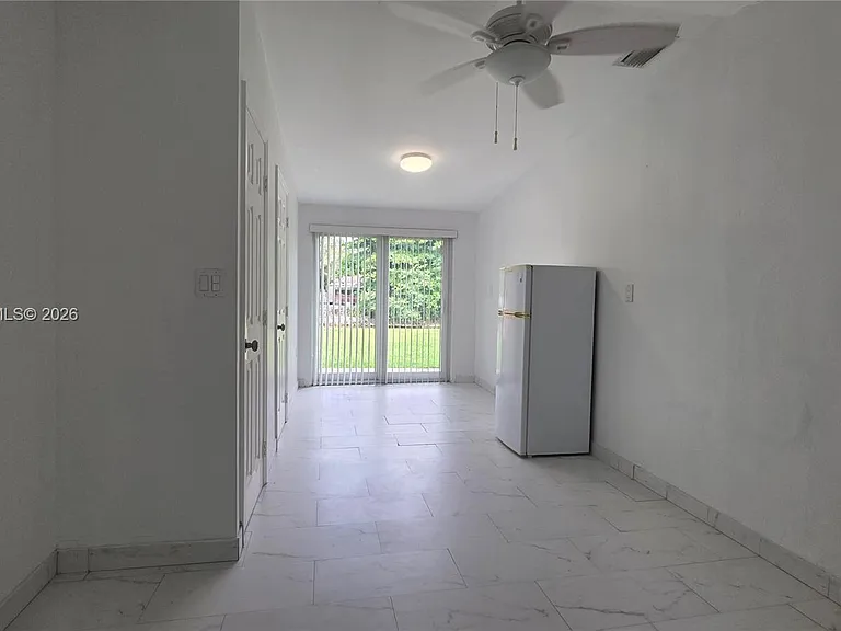 3325 S Lake Dr — Photo 8