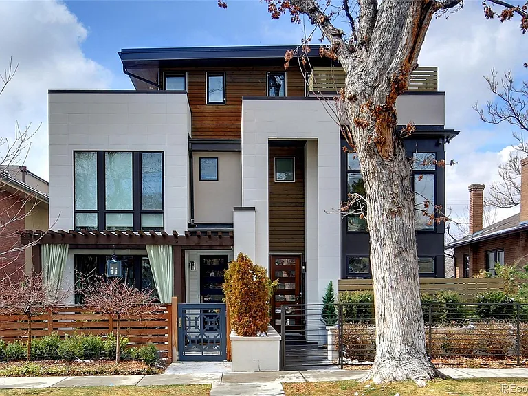 427 Milwaukee St — Photo 1