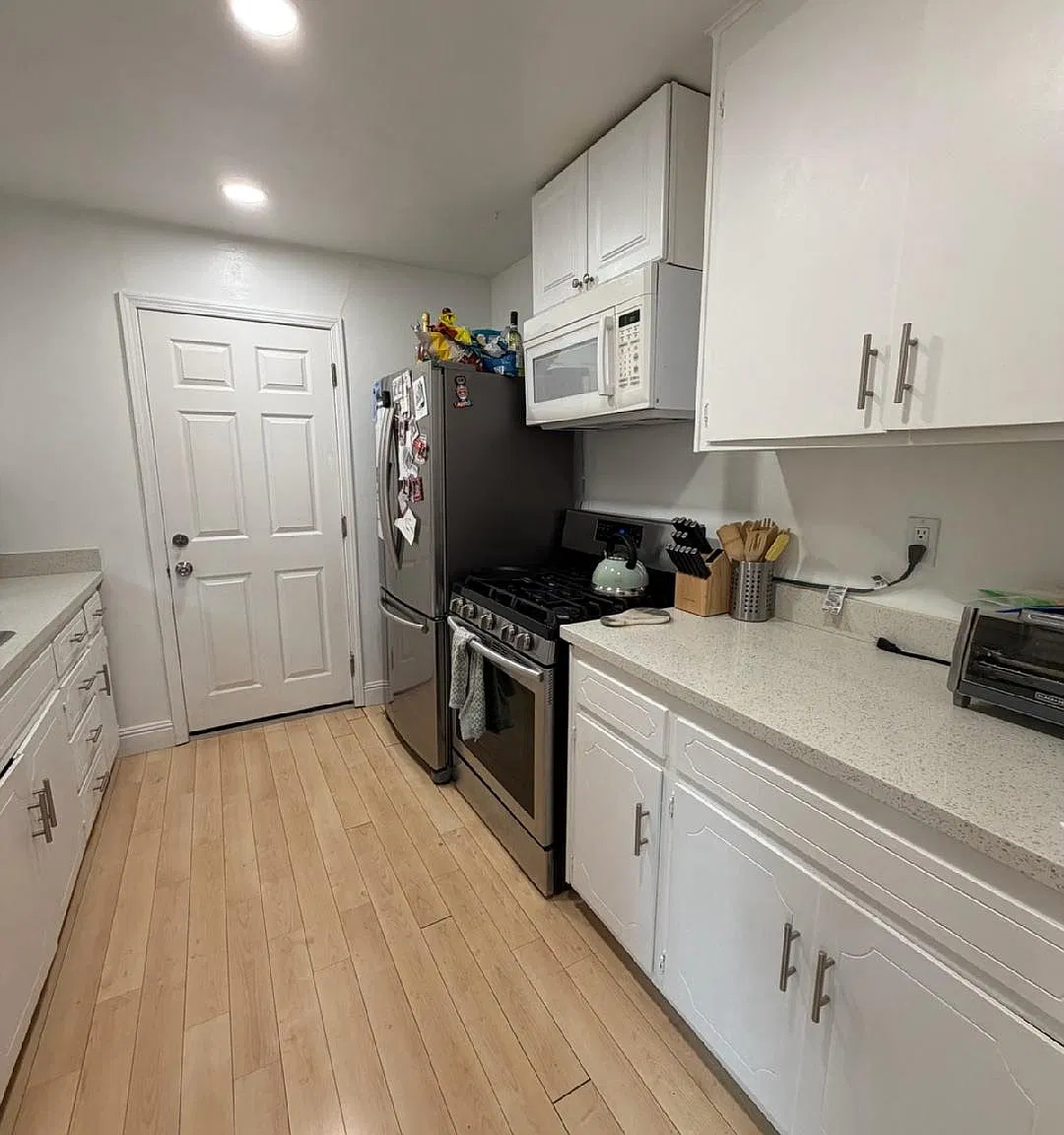 2 bed, 821 sqft, $3,100 — Photo 2