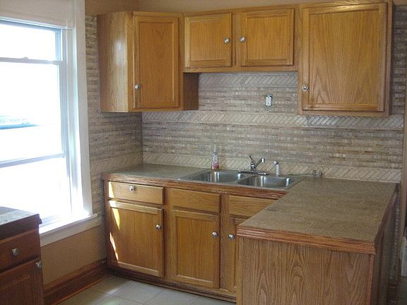 5th image of 4225 N Wolcott Ave #1