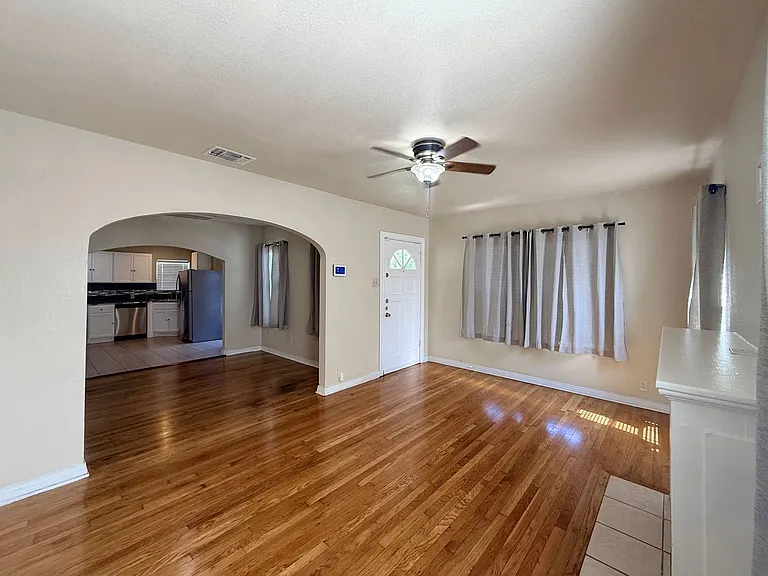 210 Haggin St — Photo 8