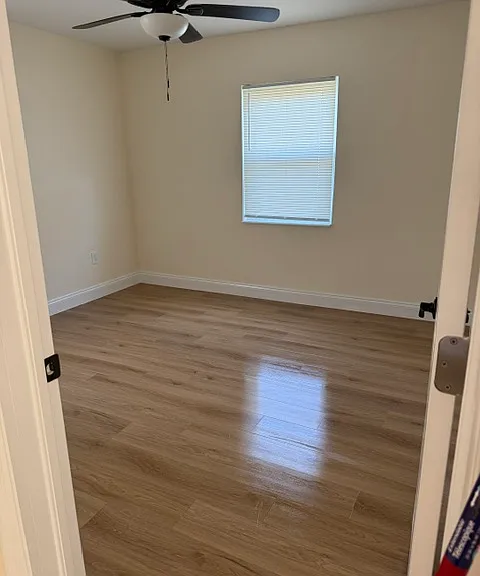 3611 S Gardenia Dr — Photo 7