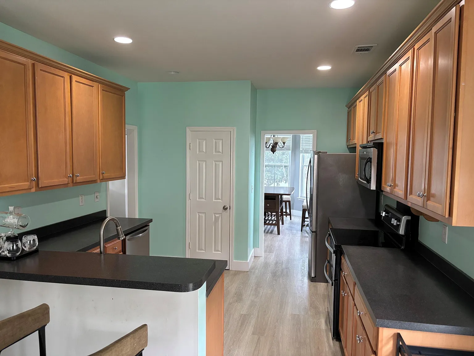 4 bed, 2.5 bath, 2473 sqft, $2,595 — Photo 3