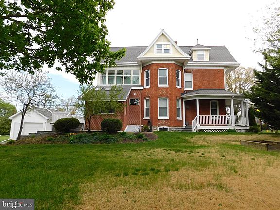 3rd image of 140 N Grant St