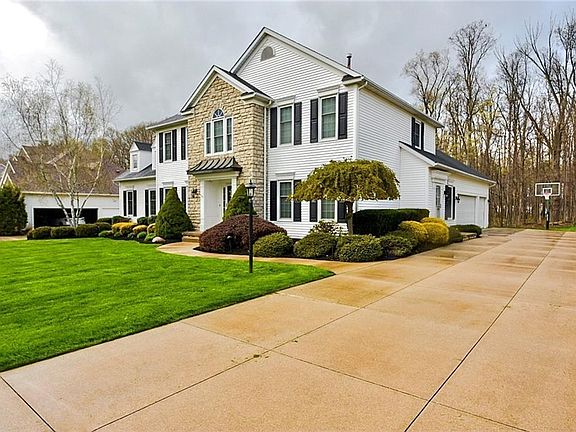 3rd image of 4499 Swan Lake Dr