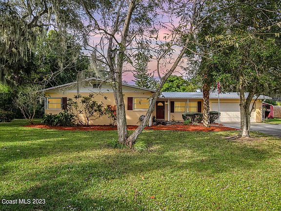 3rd image of 2175 Heron Dr