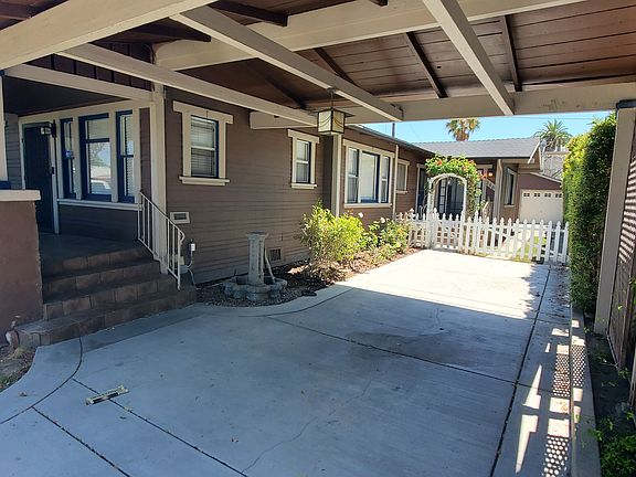 3rd image of 368 Gladys Ave