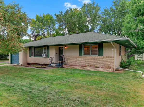 330 10th Ave SW, Cambridge, MN 55008