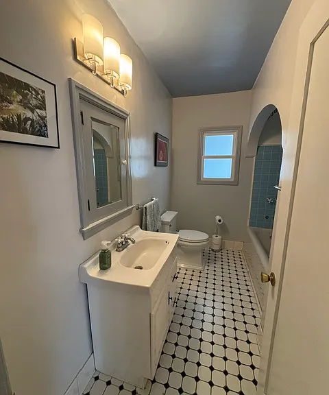 1562 N Mar Vista Ave — Photo 11