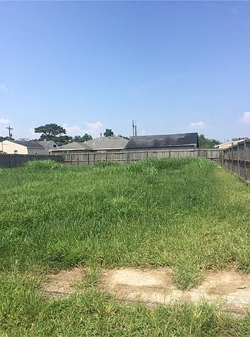 1st image of 4744 Pecan St