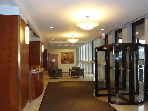 4th image of 1660 N La Salle St #2404