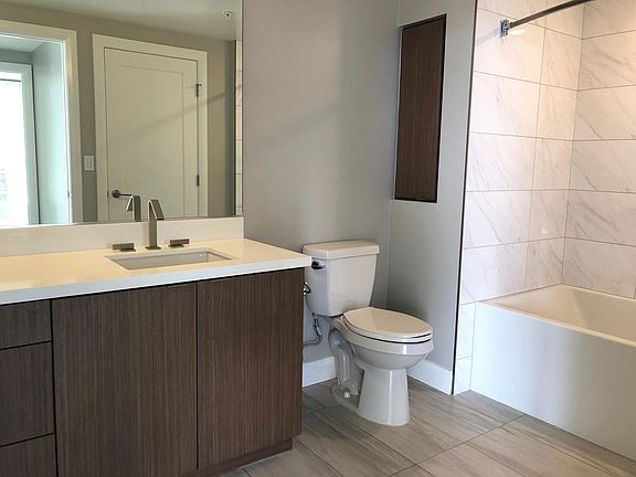 3rd image of 551 W Date St #504