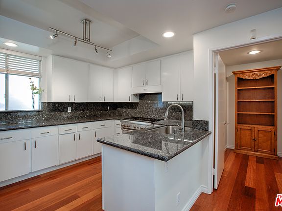 2nd image of 4236 Longridge Ave Unit 102