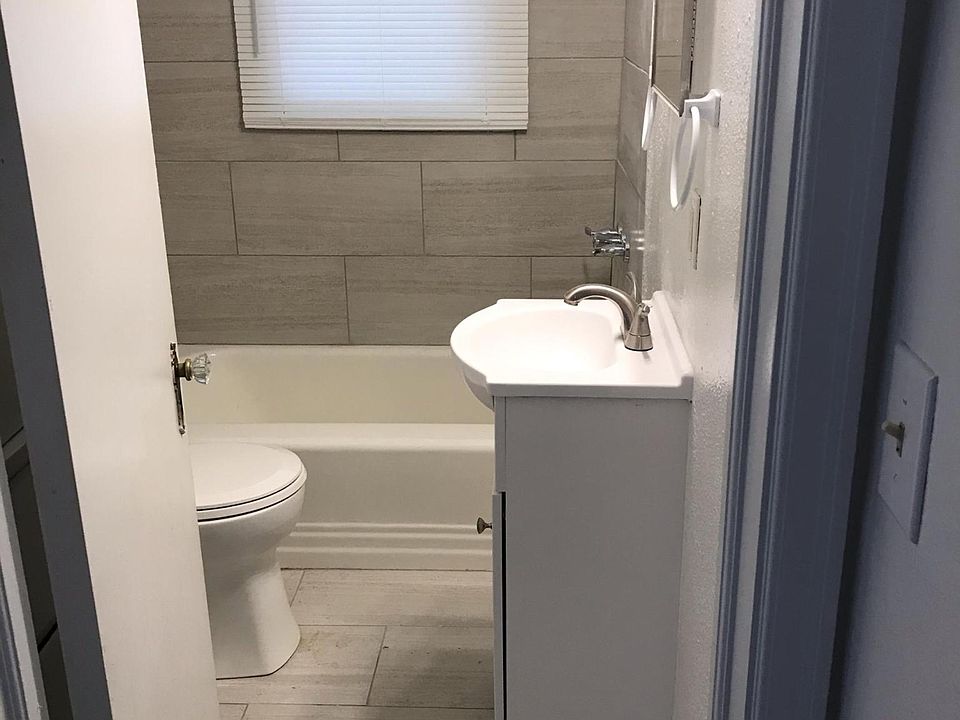 2nd image of 2600 38th St