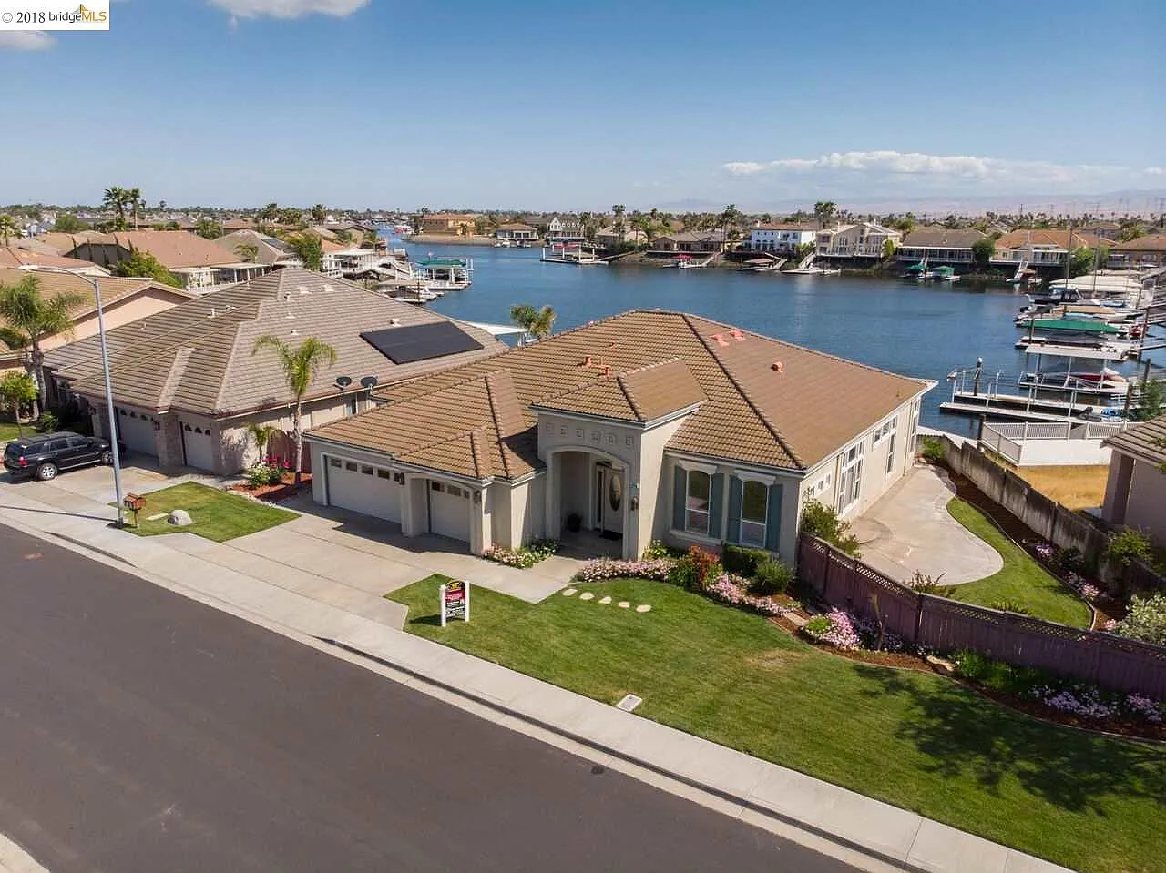 4008 Newport Ln photo 1