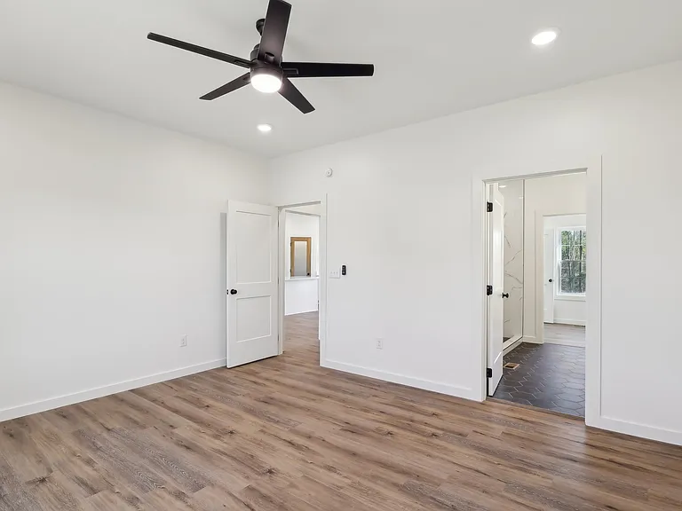 236 Amos Cir — Photo 12