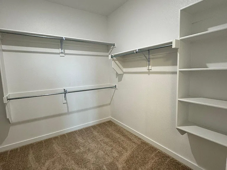 2817 Foxwood St — Photo 15