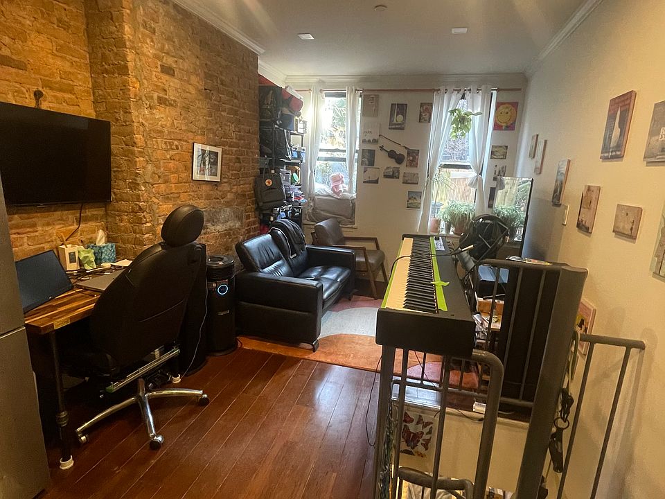 1st image of 516 E 6th St APT 1B